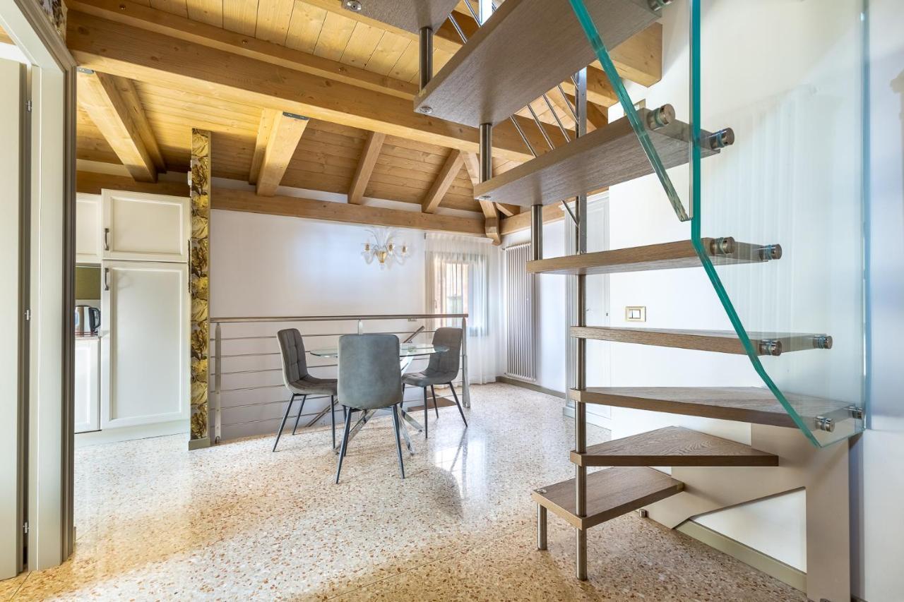 Ca' Cappello Venice Apartment 2 With Canal View Bagian luar foto
