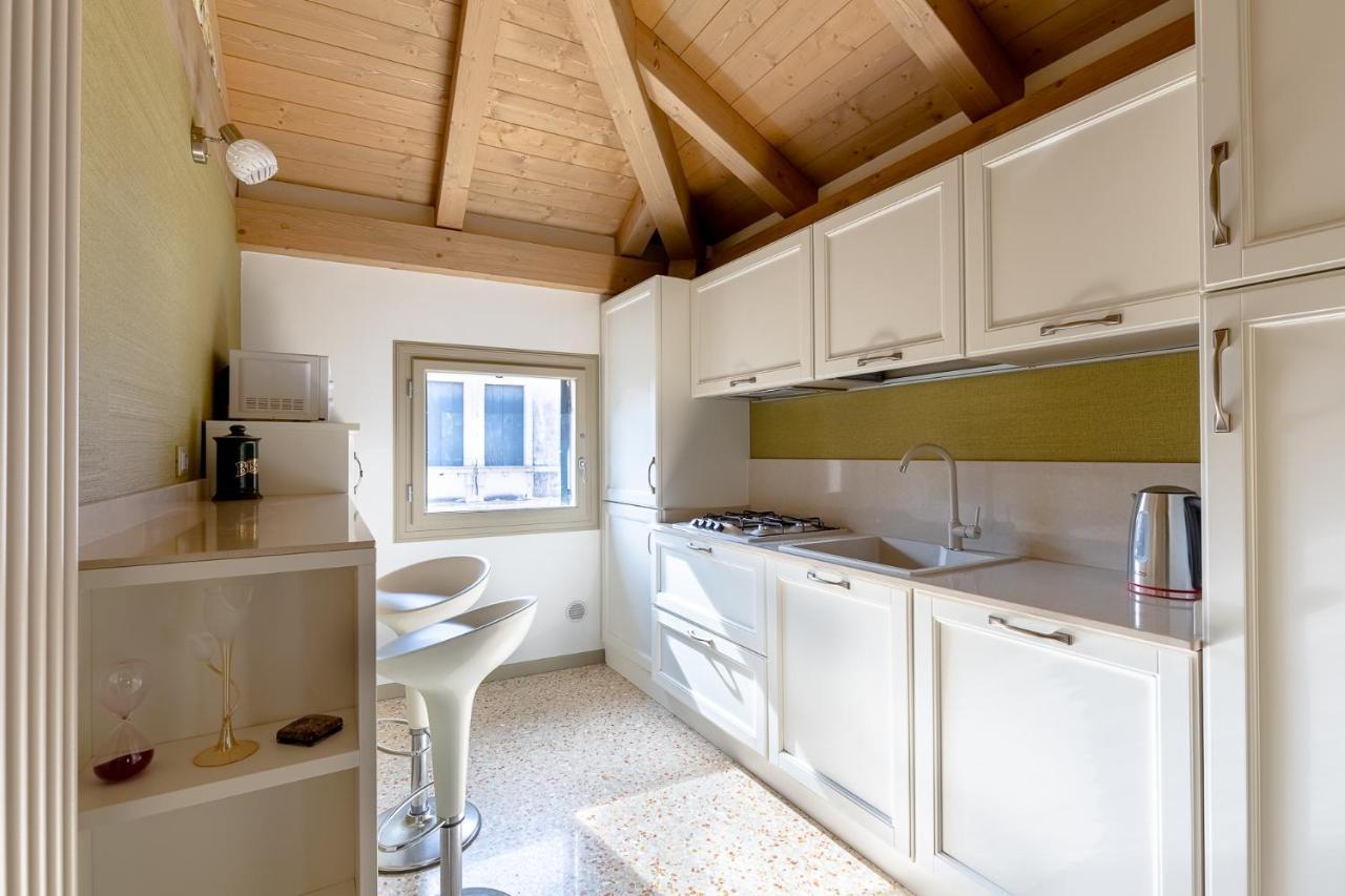 Ca' Cappello Venice Apartment 2 With Canal View Bagian luar foto