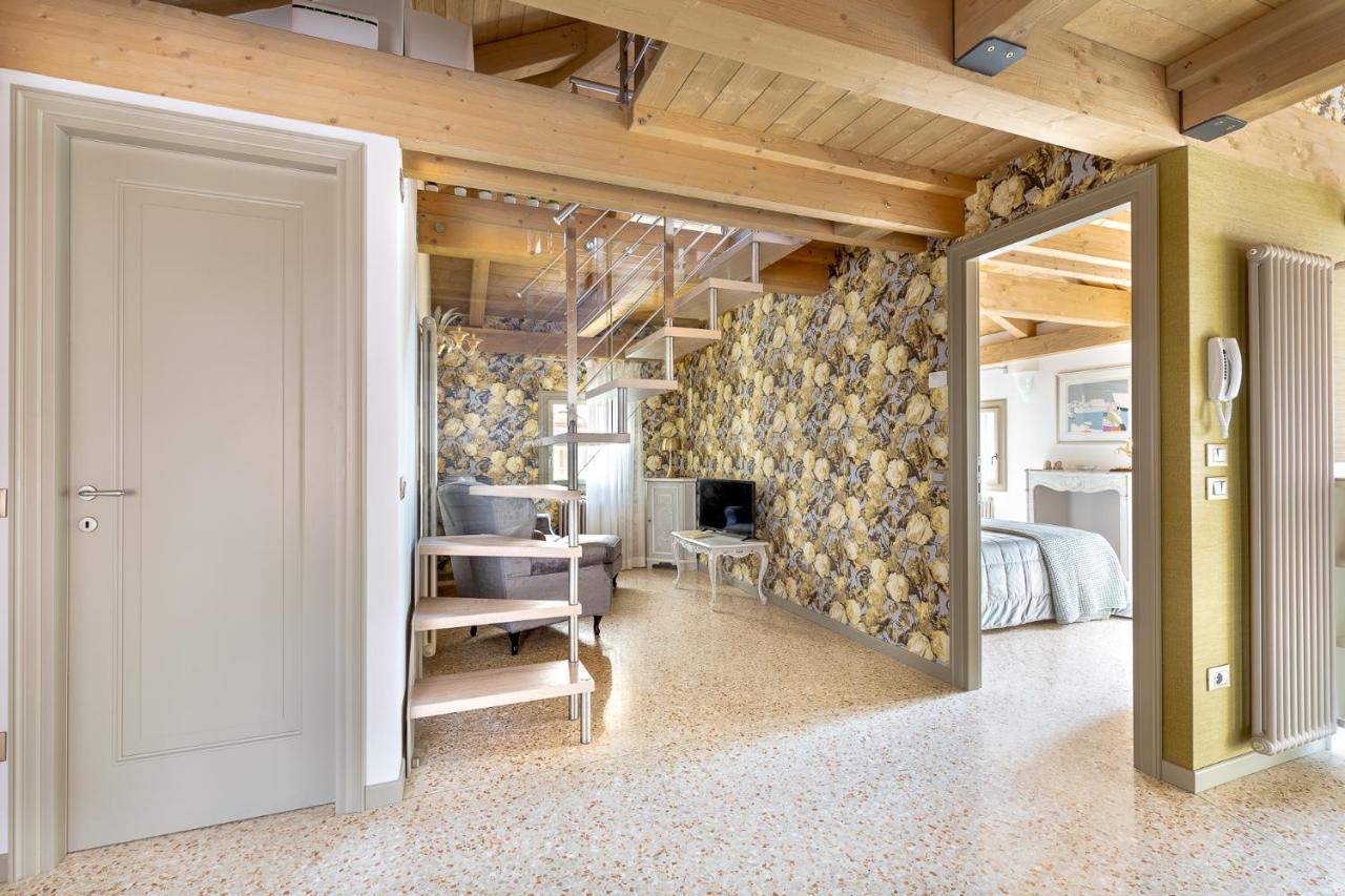 Ca' Cappello Venice Apartment 2 With Canal View Bagian luar foto