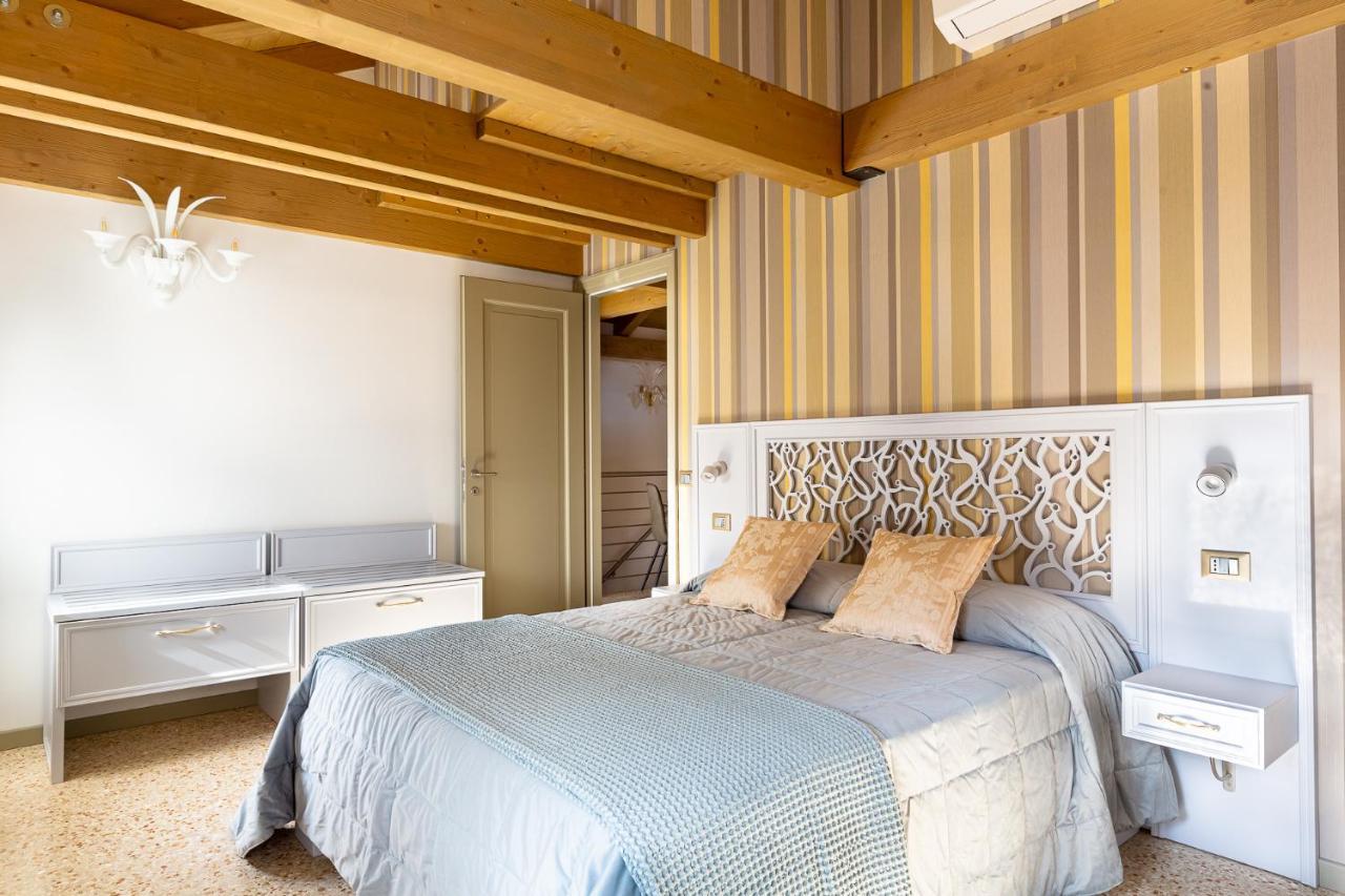 Ca' Cappello Venice Apartment 2 With Canal View Bagian luar foto