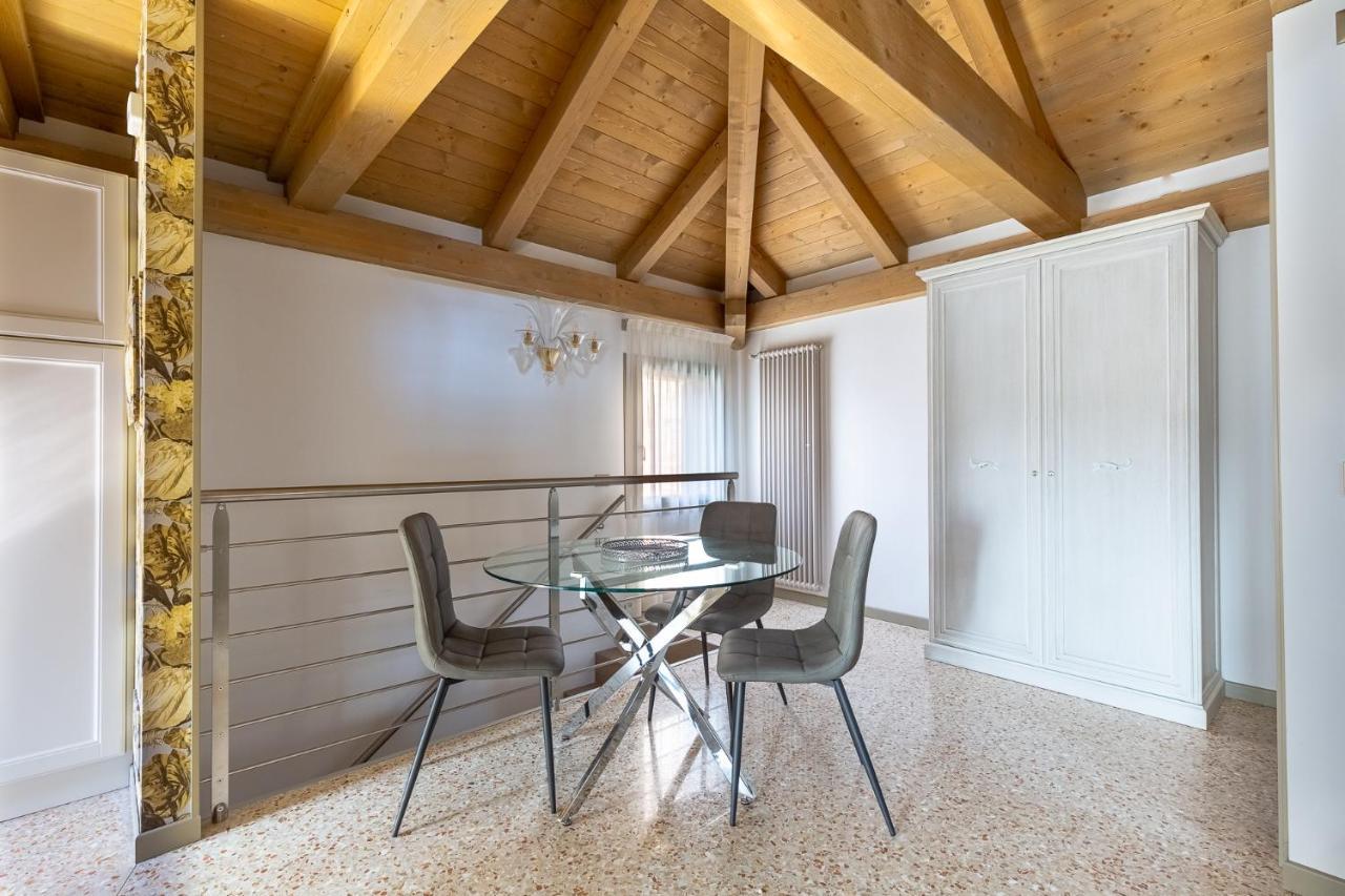 Ca' Cappello Venice Apartment 2 With Canal View Bagian luar foto